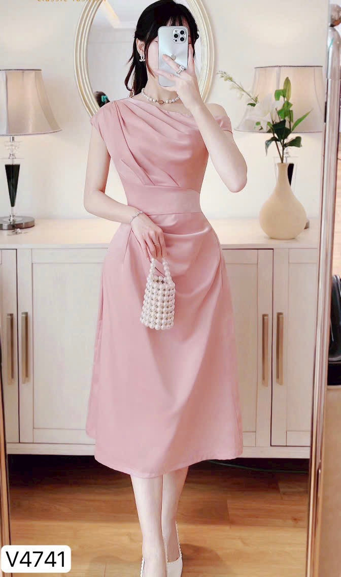 Dress V4741