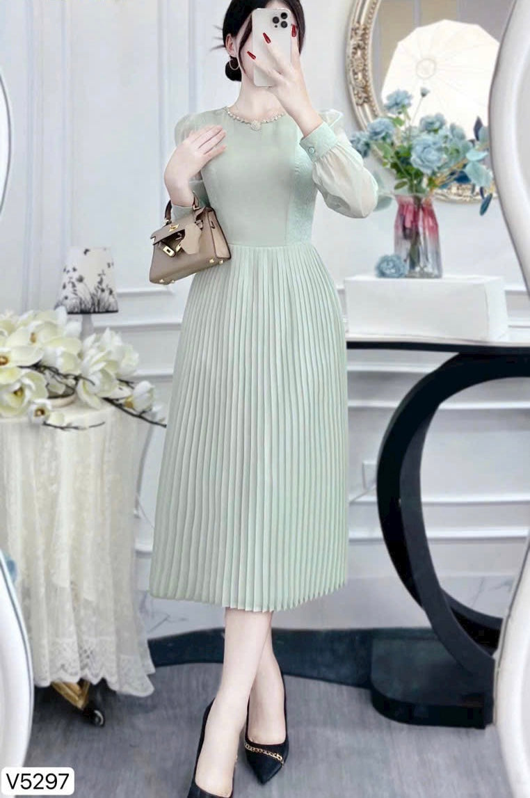 Dress V5297