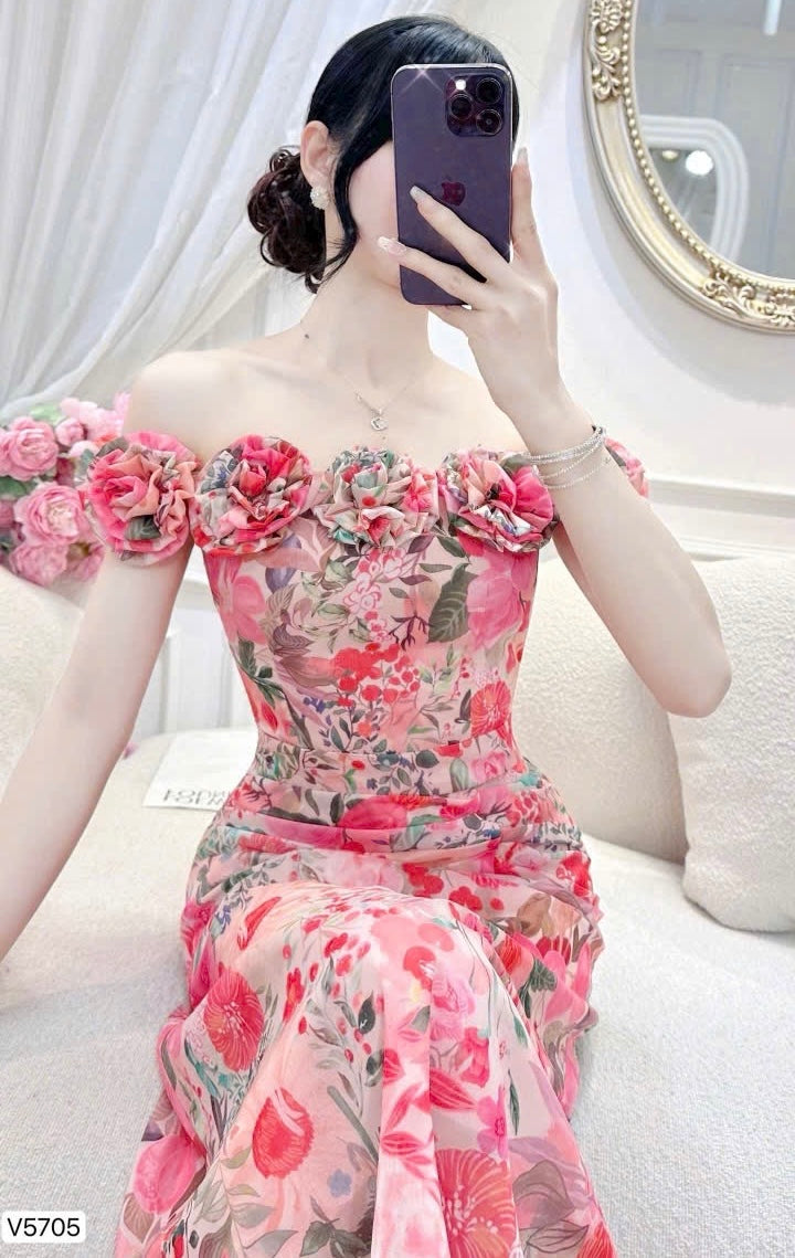 Dress V5705