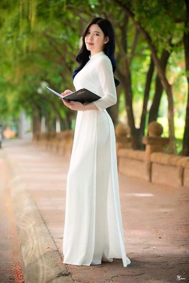 Pre-Order 6523 Only áo CF13 - Ao dai 4 ta chiffon trơn trắng.