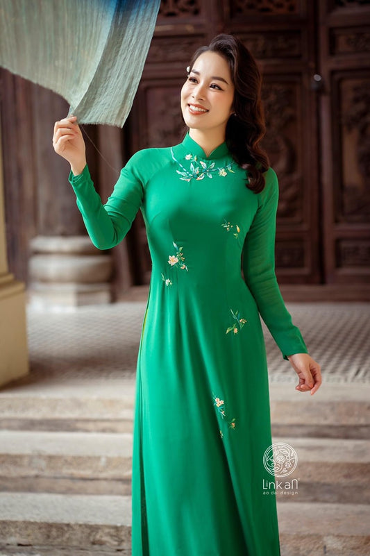 C41 4043 only áo - Áo dài chiffon 4 tà thêu hoa nhỏ màu xanh lá