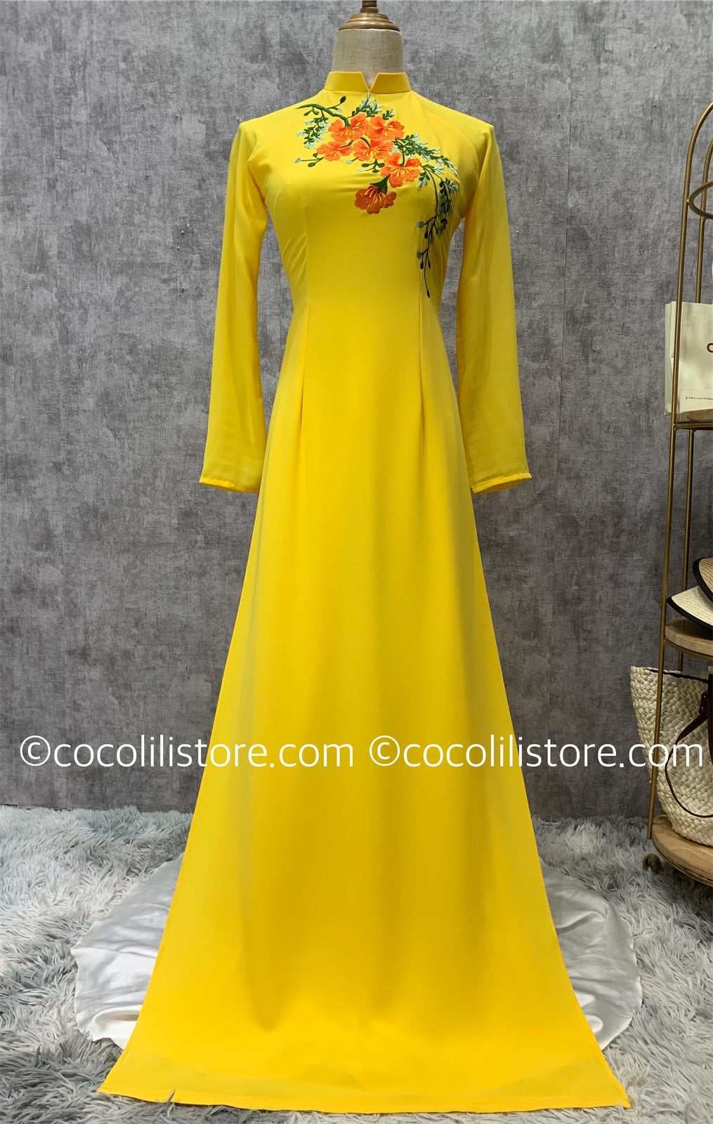 C47 4116 only áo - Áo dài chiffon vàng thêu hoa phượng