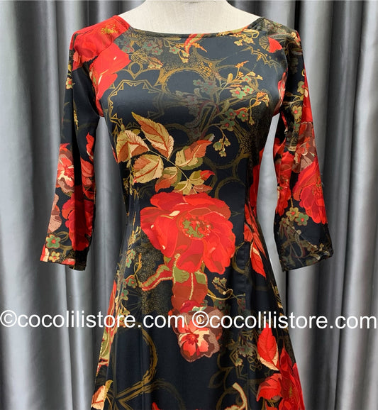 T179 4178 only áo - Áo dài lụa satin nền đen hoa đỏ